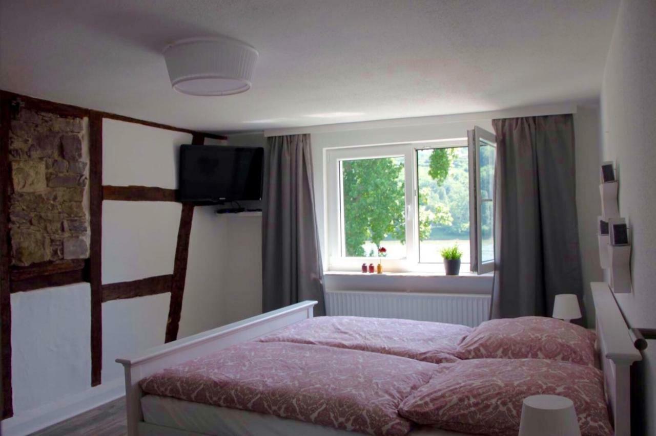 Апартаменты Haus Am Ufer Mit Rheinpanoramablick Кобленц Экстерьер фото